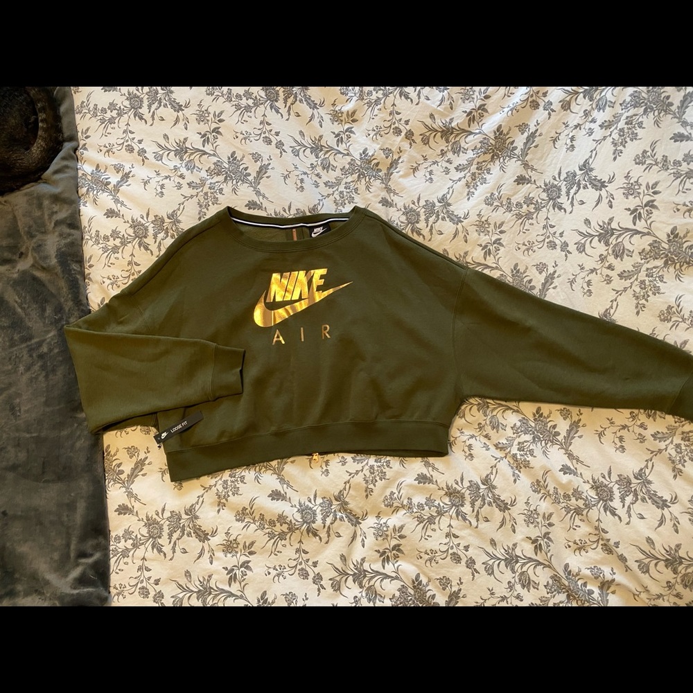 XL Women’s Nike crop sweatshirt zip-up back